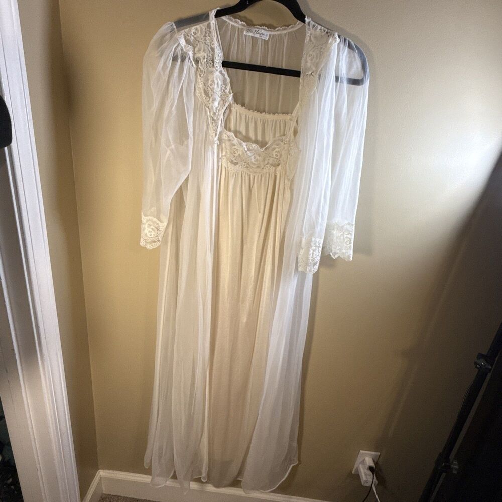 VTG Rare Miss Elaine Sheer Chiffon Cream Nightgown & Robe Set Ivory Lace